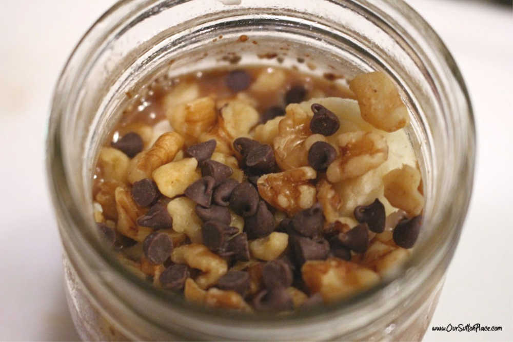 This super-food packed chocolate banana chia seed pudding recipe is packed with lots of extra antioxidants, and nutrients. It has a deliciously decadent chocolate taste and is high in fiber and protein. This recipe is also vegan and gluten-free. Enjoy it as a quick on-the-go breakfast or yummy afternoon snack. #Sponsored #Choctoberfest #cleaneating #veganrecipes #glutenfree