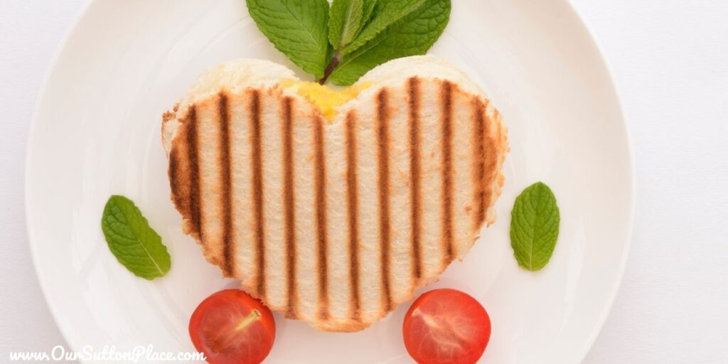 heart shaped sandwich
